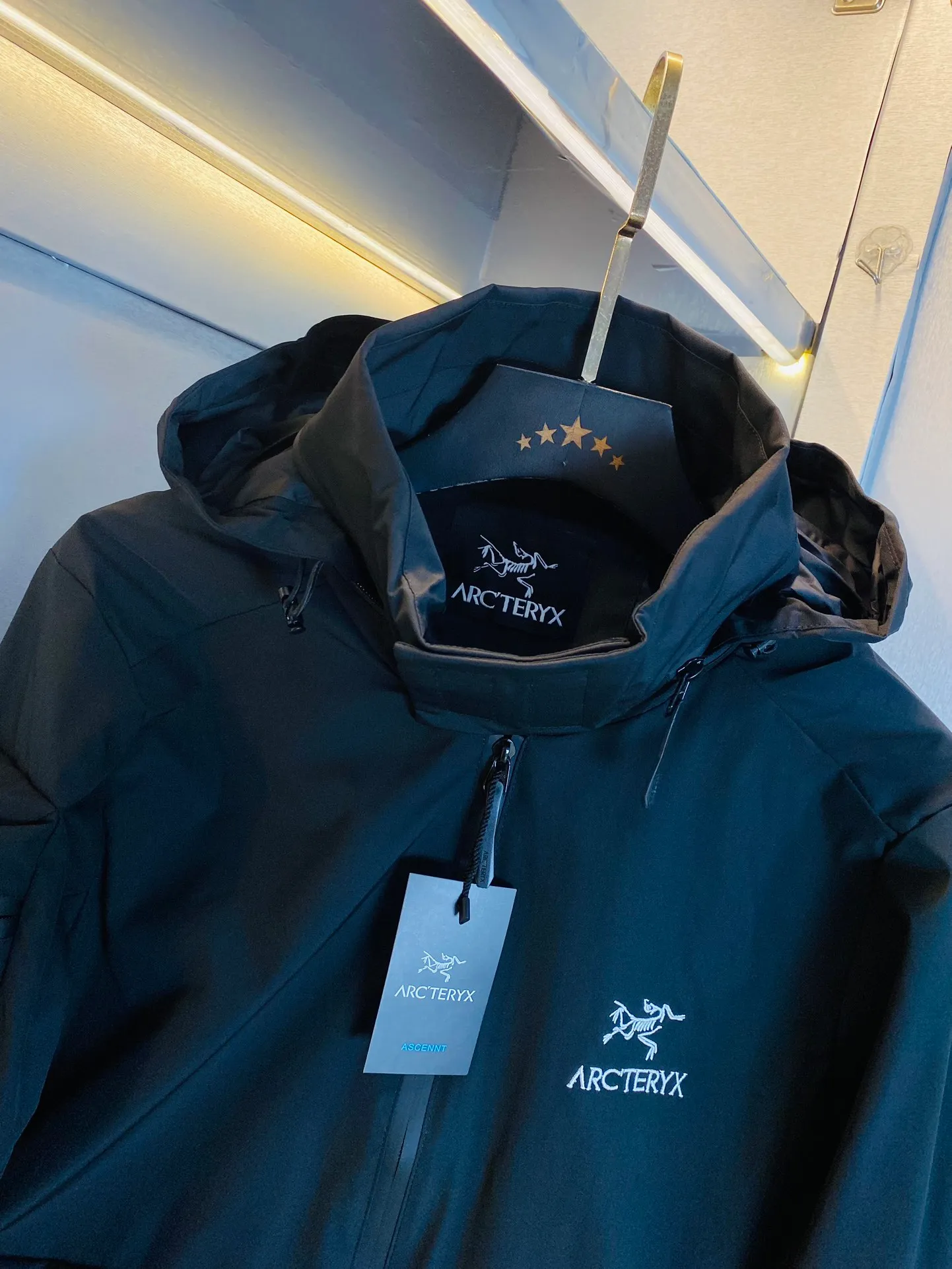 Same Style， ， 2026 New Arrival ， Original Premium Breathable ， ， ， Quality。 ， Sizes：M～3XL，